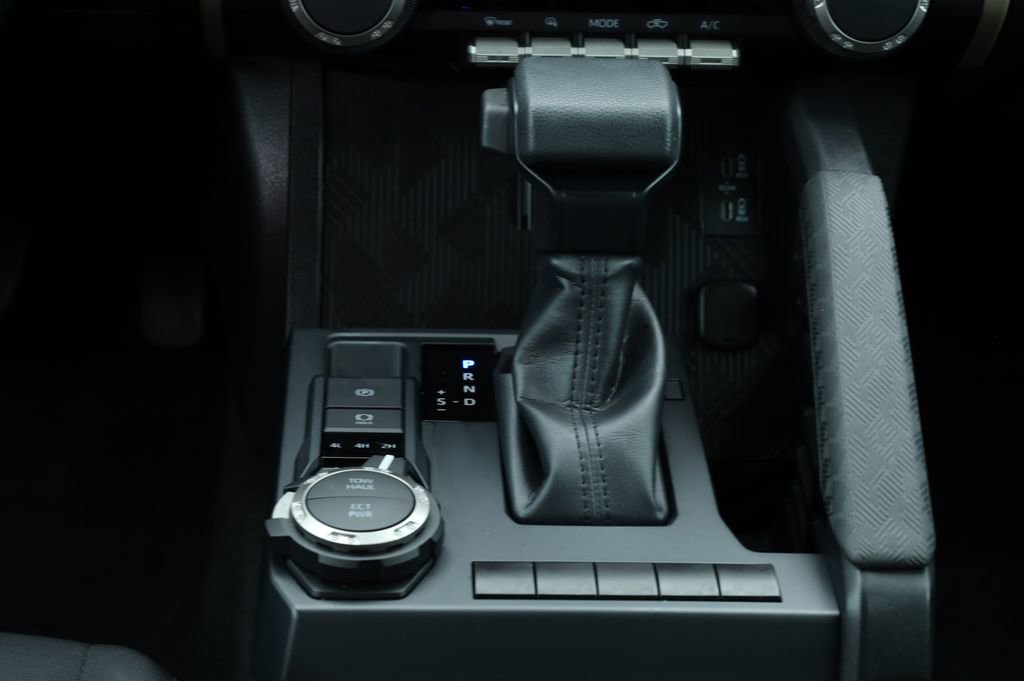 Used 2025 Toyota Tacoma SR5 image 15