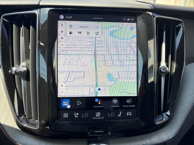 Used 2025 Volvo XC60 B5 Plus image 22