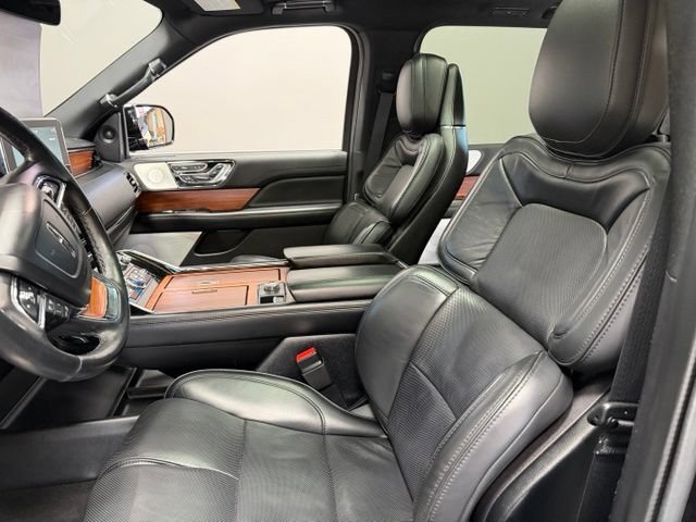 Used 2019 Lincoln Navigator Reserve AWD/4WD image 16