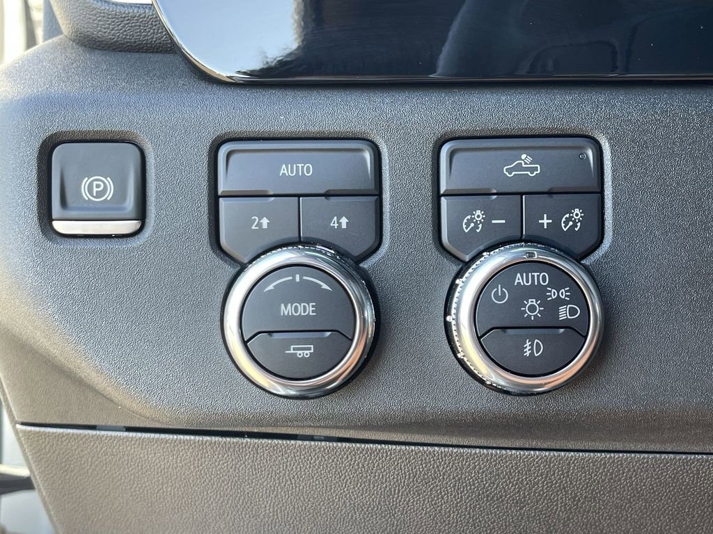 Used 2025 GMC Sierra 1500 Elevation image 18