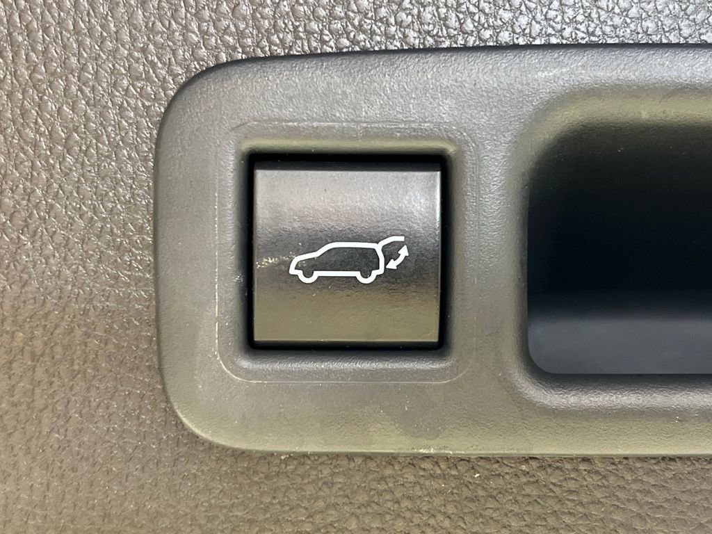 Used 2023 Toyota Highlander XLE image 20