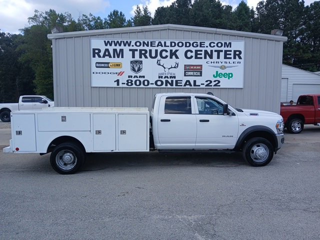 Used 2021 RAM 5500 Tradesman w/ Chrome Appearance Group image 2