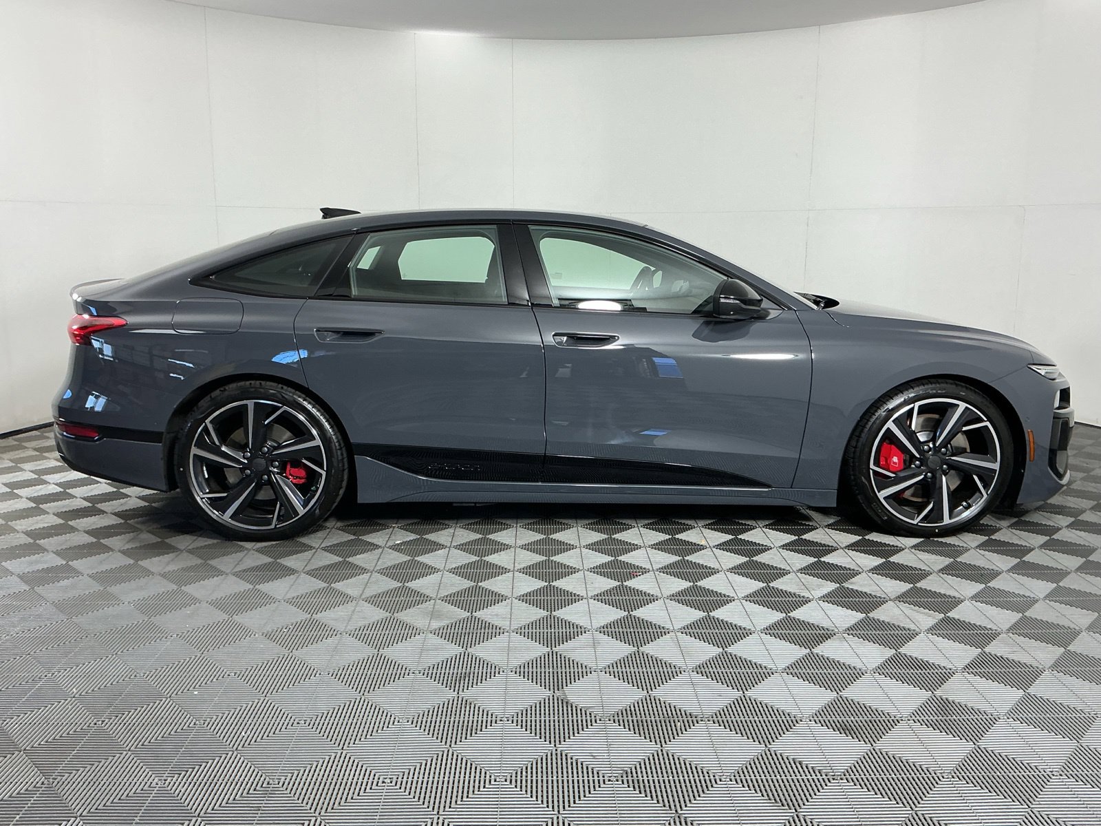 New 2027 Audi S6 e-tron Prestige AWD/4WD image 9