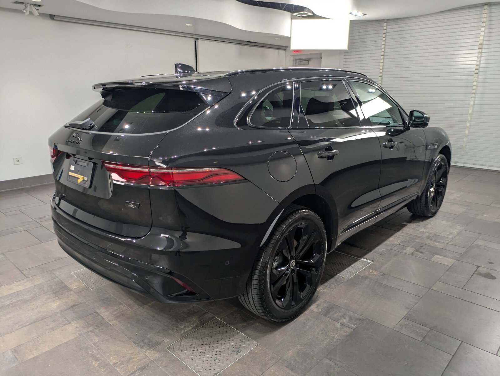 New 2026 Jaguar F-PACE R-Dynamic S image 27