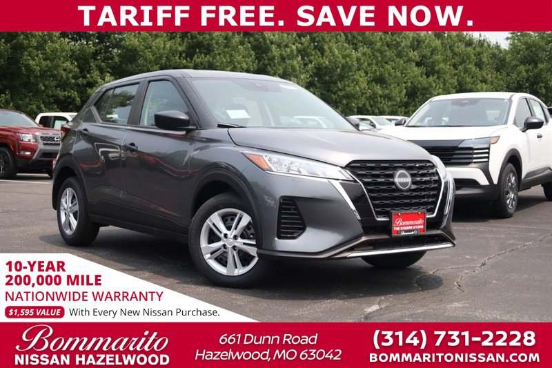 New 2025 Nissan Kicks Play S