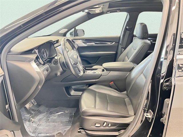 Certified 2023 Cadillac XT5 Premium Luxury w/ LPO, Floor Liner Package image 17