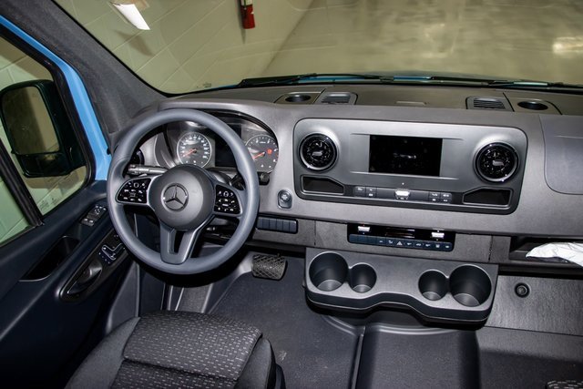 Used 2024 Mercedes-Benz Sprinter 2500 image 5
