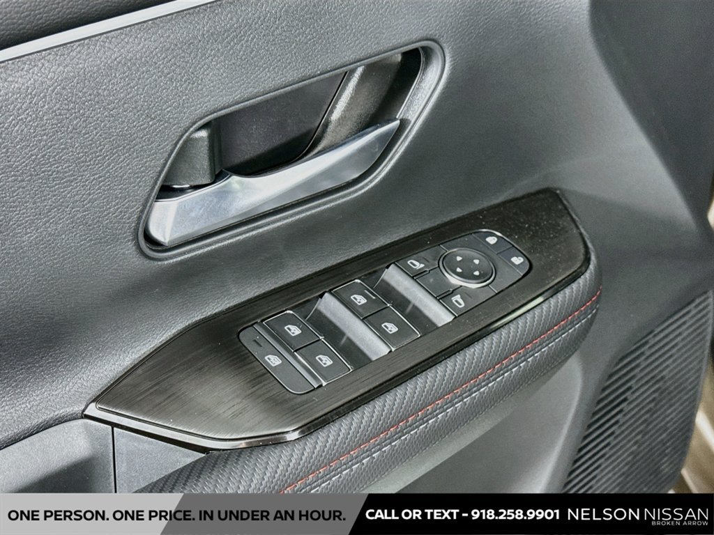 New 2026 Nissan Kicks SR FWD image 17