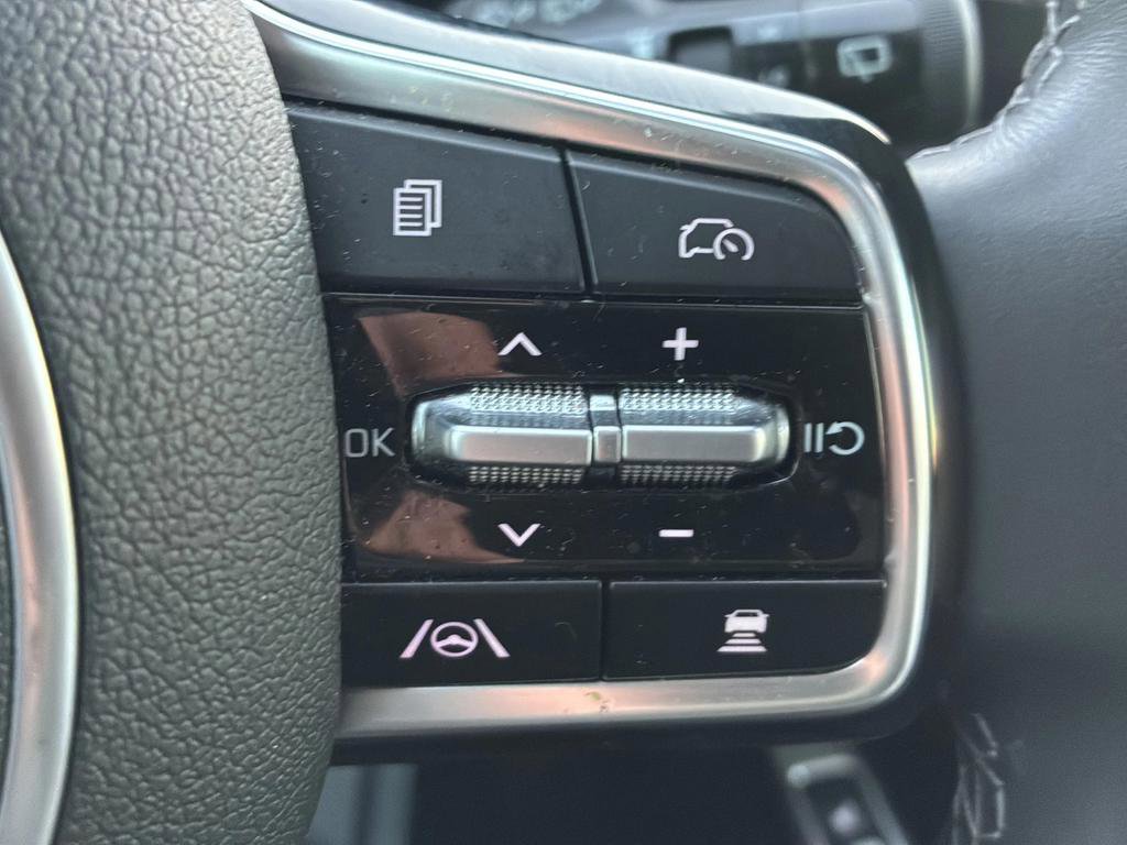 Used 2024 Kia Sorento EX w/ Panoramic Sunroof Package FWD image 19