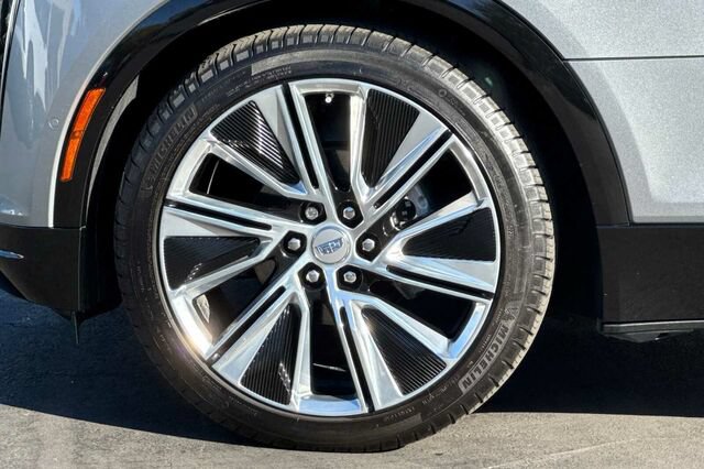 Certified 2024 Cadillac Lyriq Luxury w/ Nappa Leather Package AWD/4WD image 25