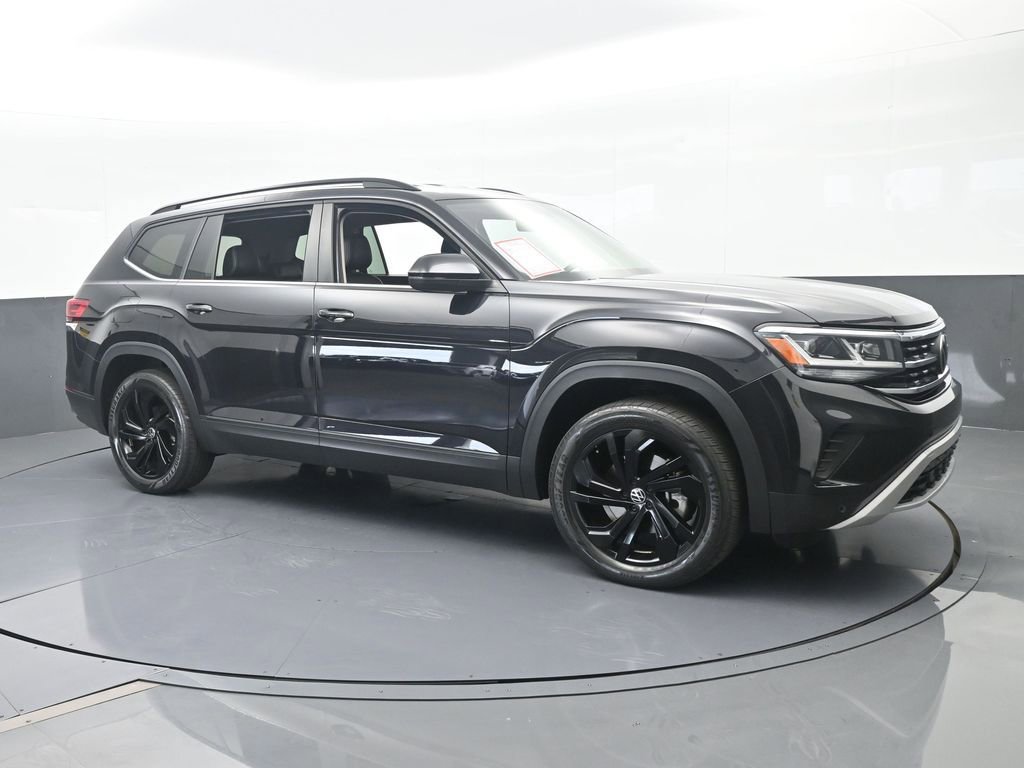 Used 2022 Volkswagen Atlas SE w/ Black Wheel Package image 8