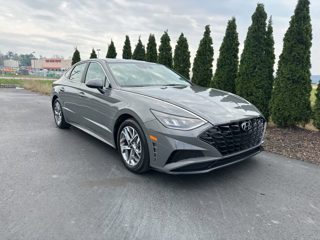 Used 2023 Hyundai Sonata SEL image 2