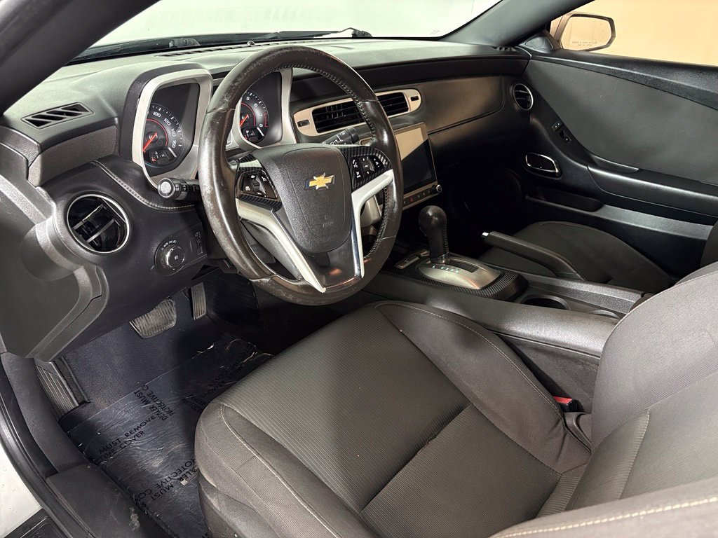 Used 2015 Chevrolet Camaro LT RWD image 16