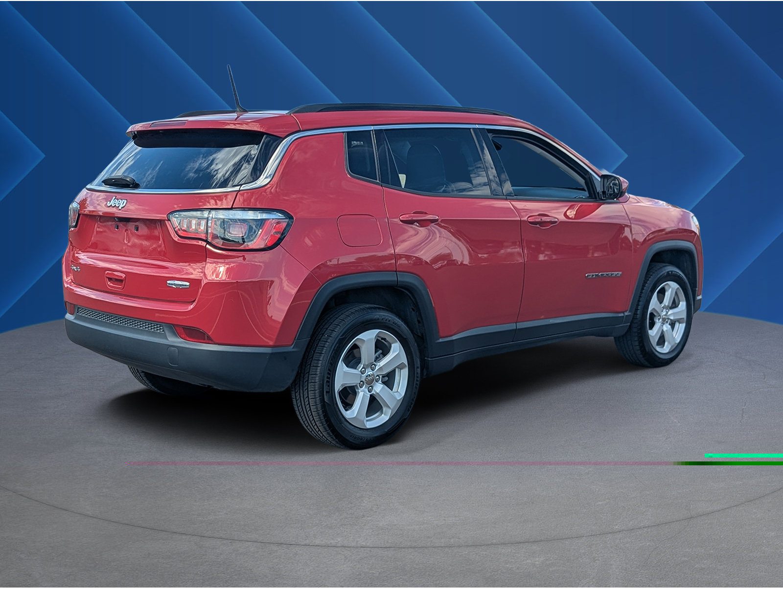 Used 2018 Jeep Compass Latitude w/ Cold Weather Group AWD/4WD image 3