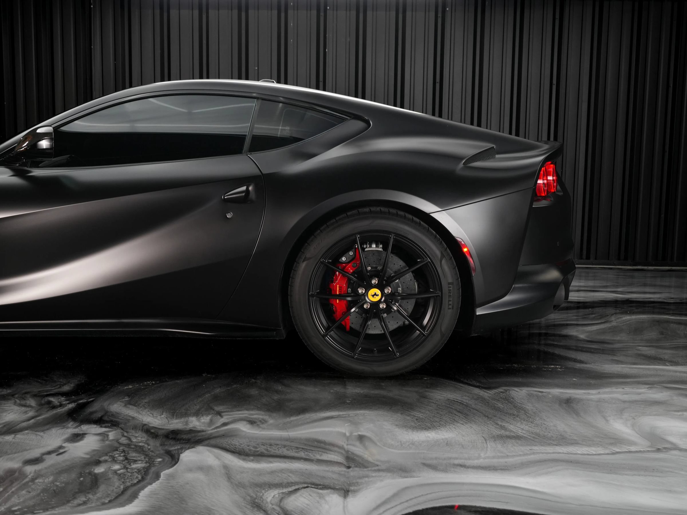 Used 2019 Ferrari 812 Superfast RWD image 3