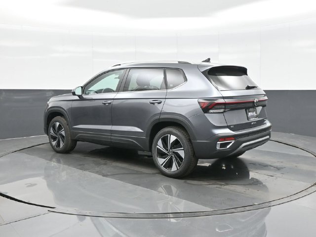 New 2026 Volkswagen Taos SE AWD/4WD image 5