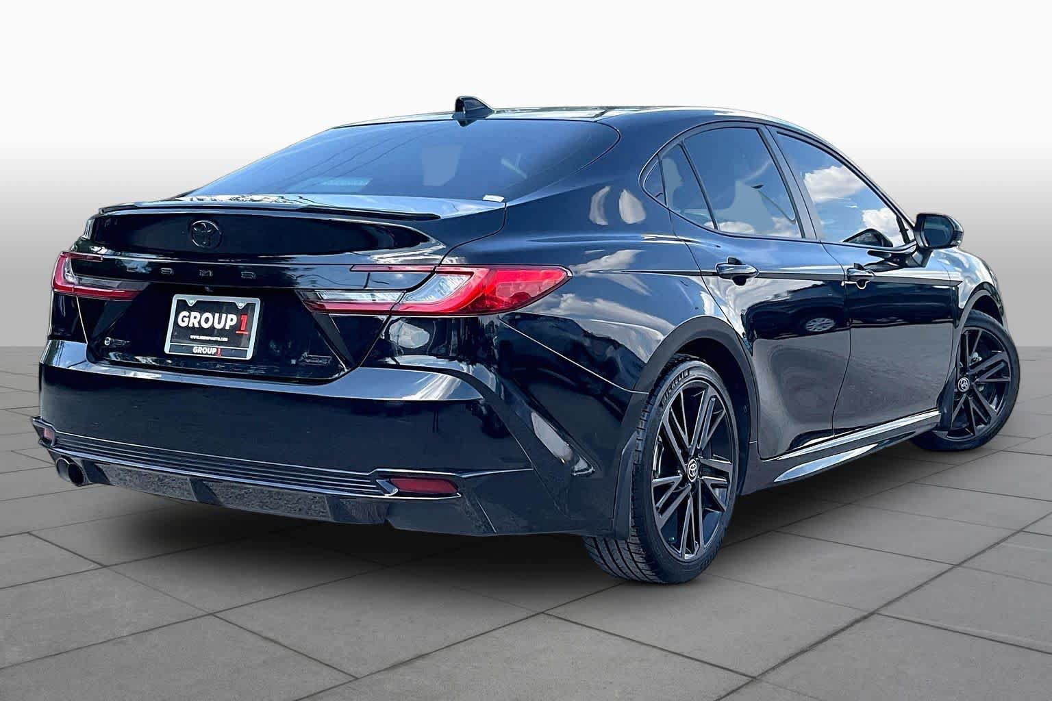 Used 2025 Toyota Camry XSE FWD image 13