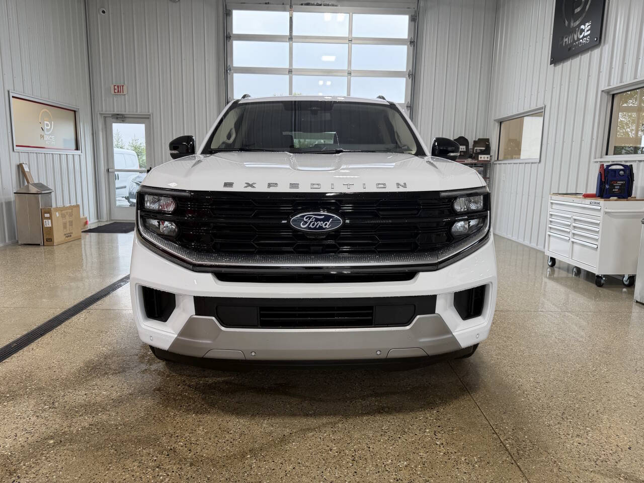 Used 2025 Ford Expedition Platinum AWD/4WD image 7