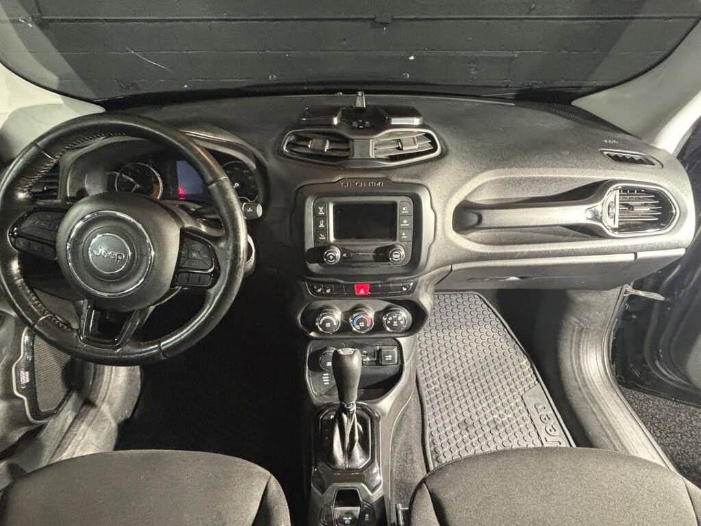 Used 2017 Jeep Renegade Altitude AWD/4WD image 10