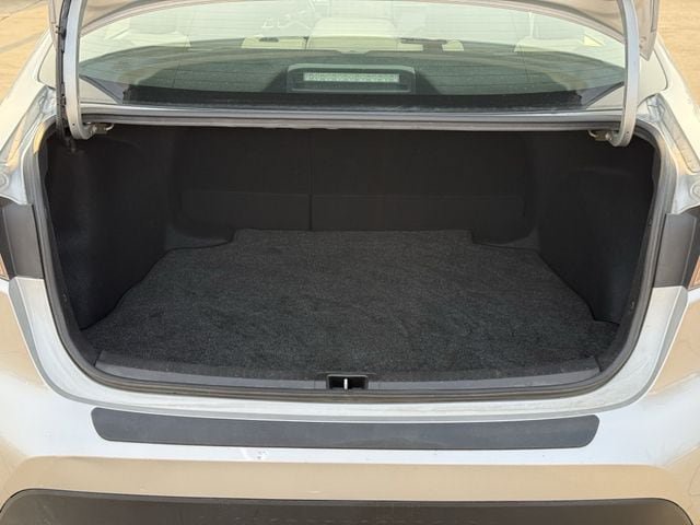 Used 2021 Toyota Corolla LE w/ Carpet Mat Package (TMS) FWD image 30