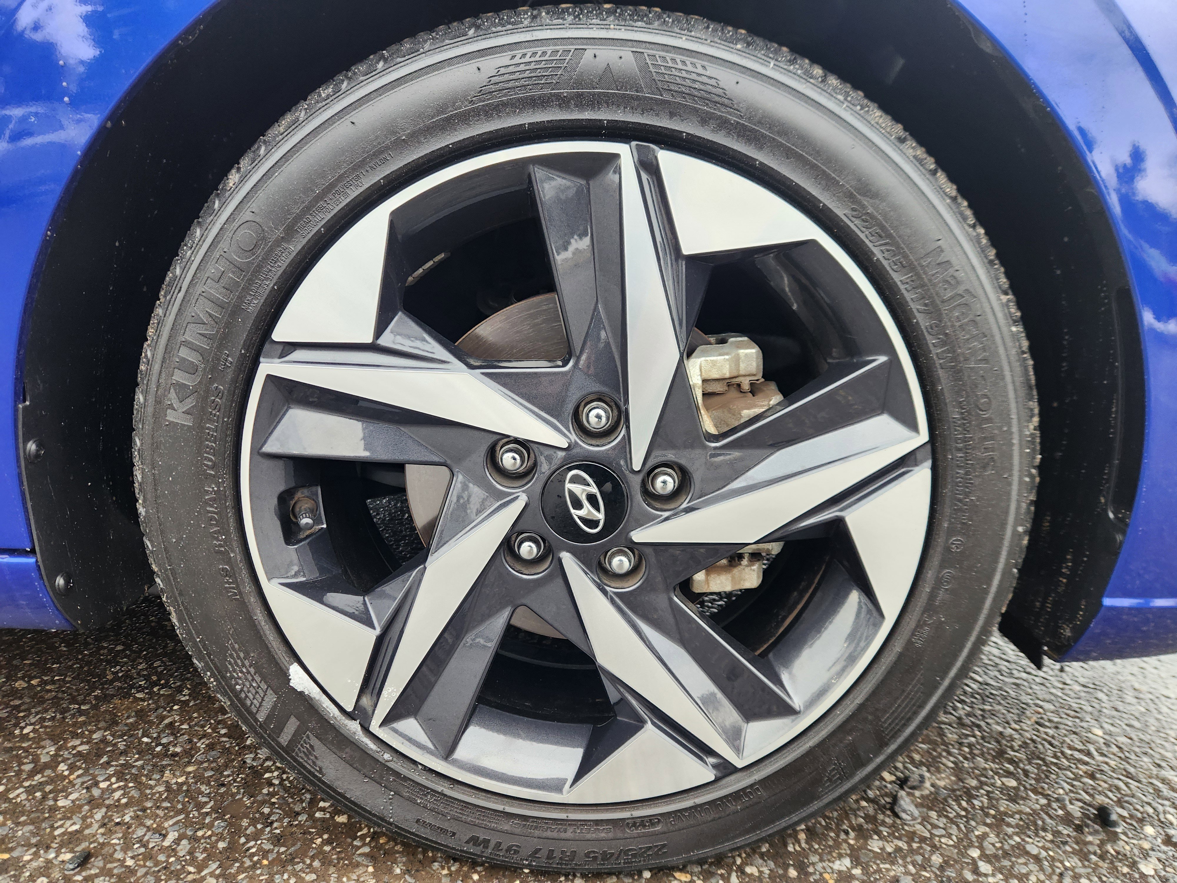 Certified 2023 Hyundai Elantra Limited w/ Preferred Accessory Package image 21