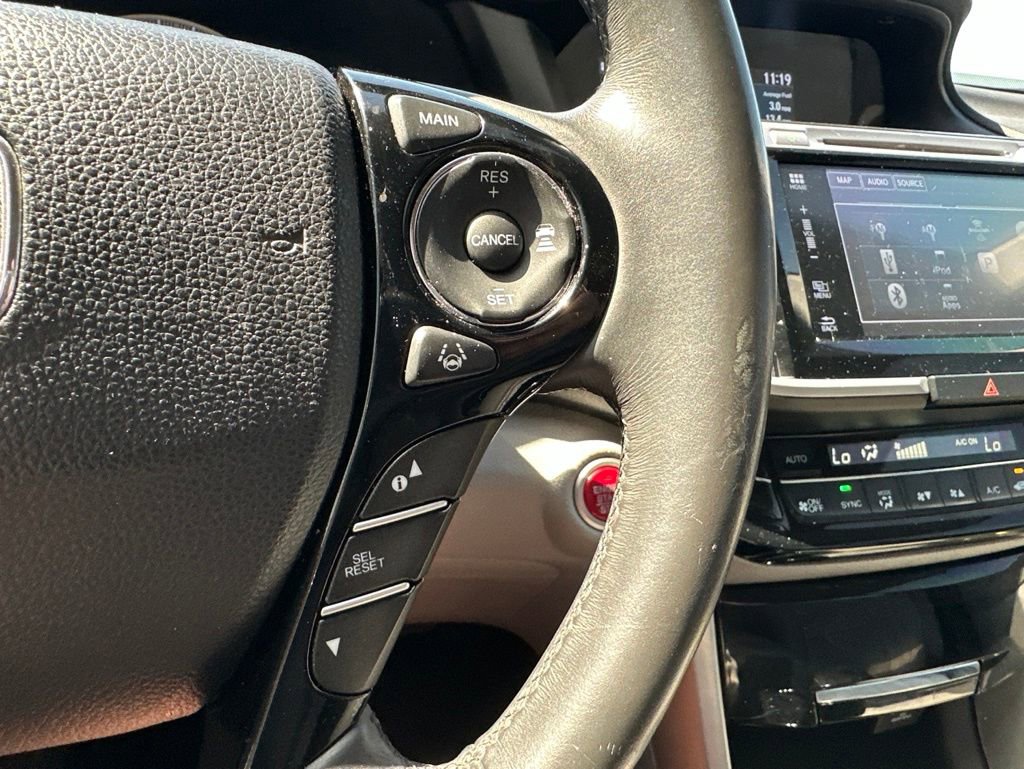 Used 2017 Honda Accord Touring image 21
