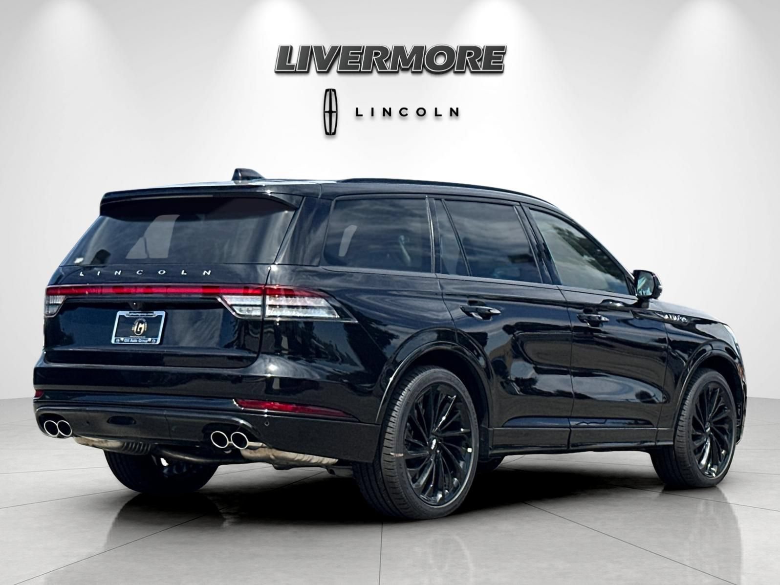 New 2026 Lincoln Aviator Reserve w/ Jet Appearance Package RWD image 3