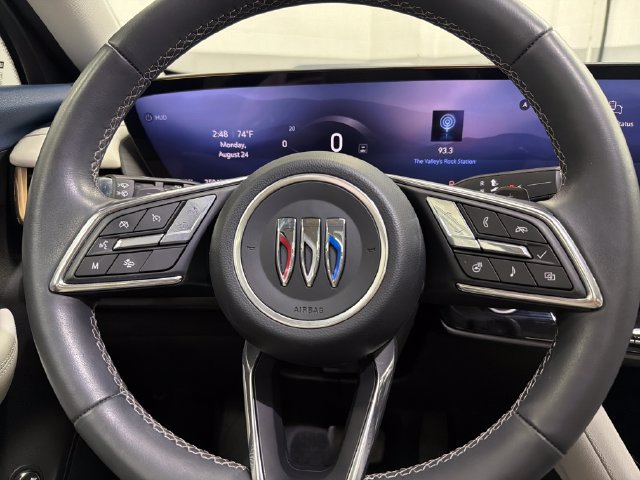 Used 2025 Buick Envision Avenir AWD/4WD image 15