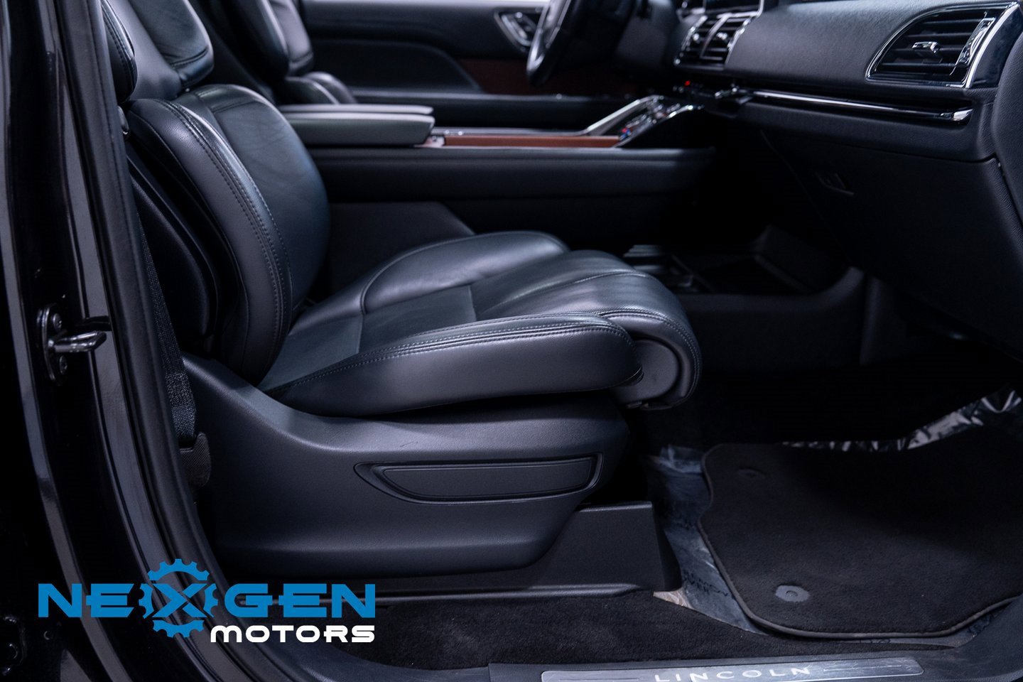 Used 2022 Lincoln Navigator Reserve image 54