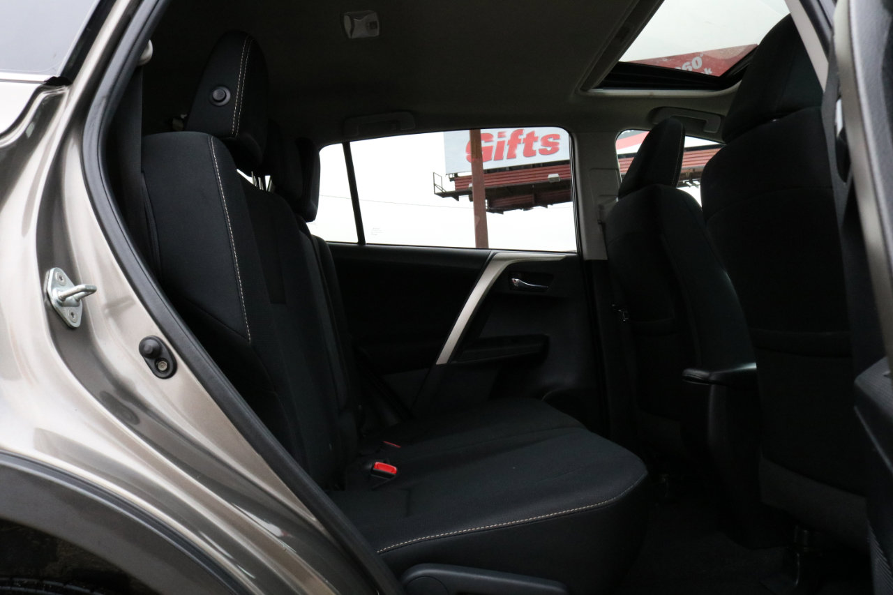 Used 2015 Toyota RAV4 XLE image 38
