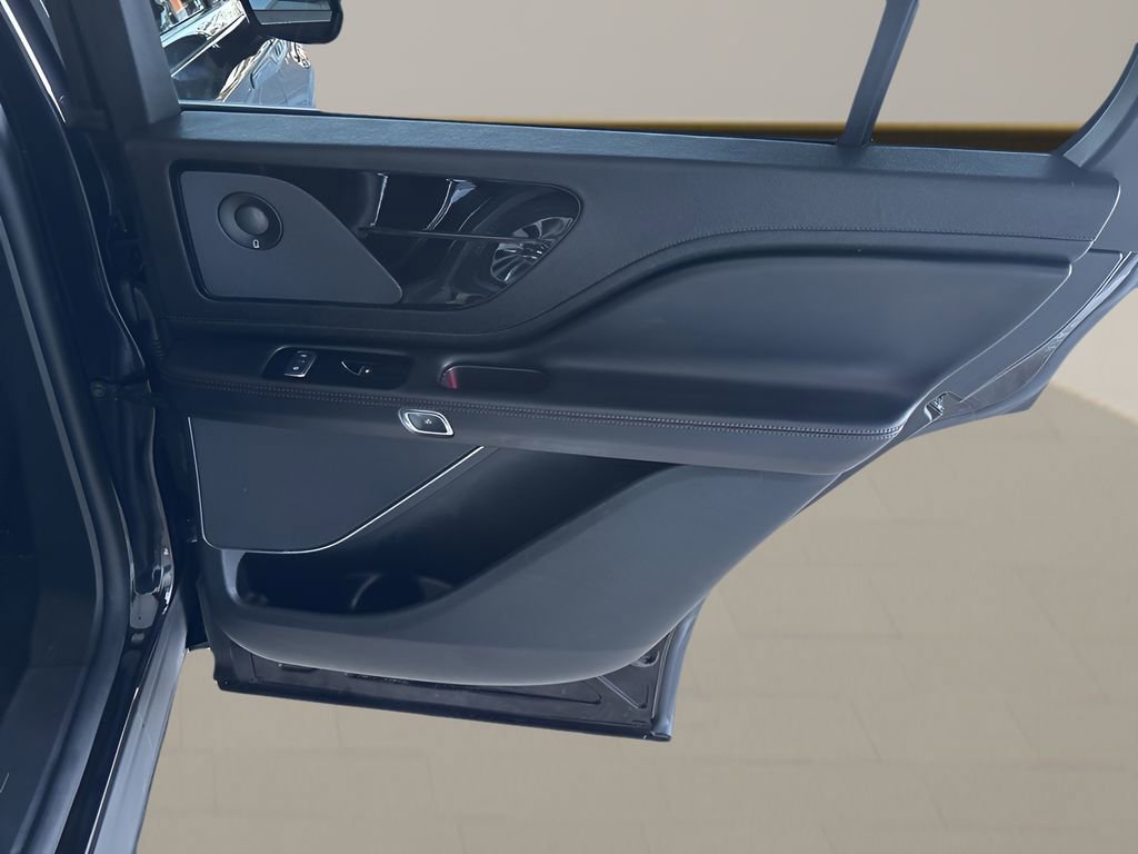 Used 2024 Lincoln Aviator Reserve image 25