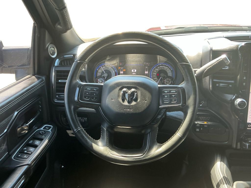 Used 2022 RAM 5500 4x4 Crew Cab image 18