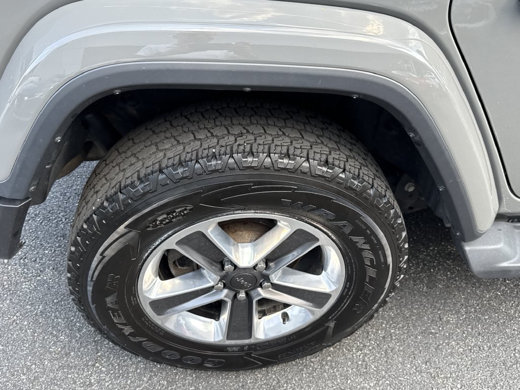 Used 2021 Jeep Wrangler Unlimited Sahara AWD/4WD image 12