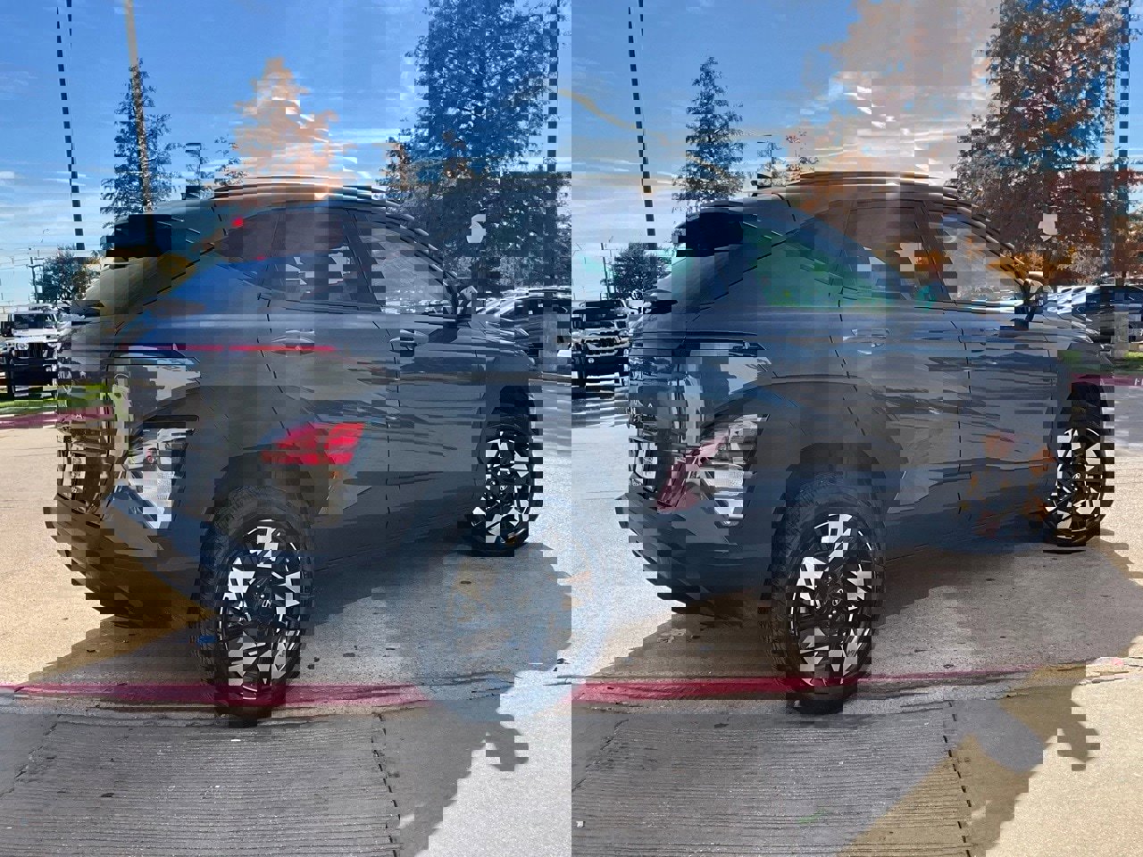 Used 2025 Hyundai Kona SEL image 6