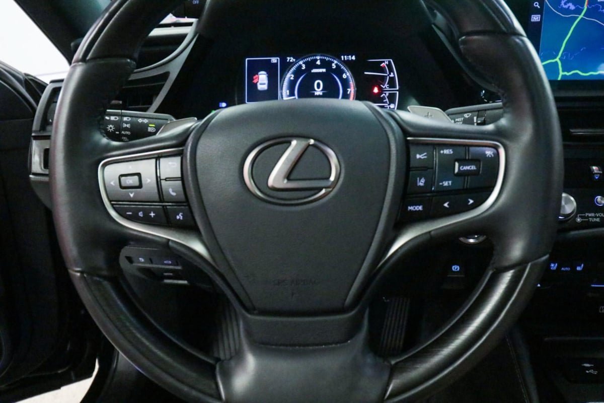 Used 2022 Lexus ES 350 Ultra Luxury w/ Accessory Package 2 FWD image 25