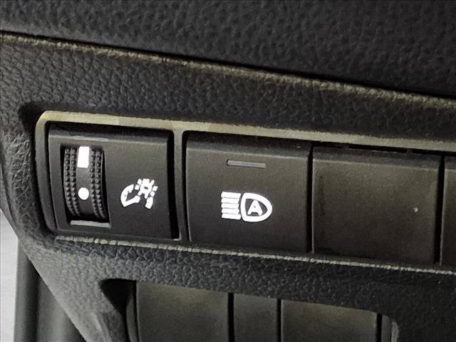 Used 2023 Toyota Corolla Cross LE FWD image 12
