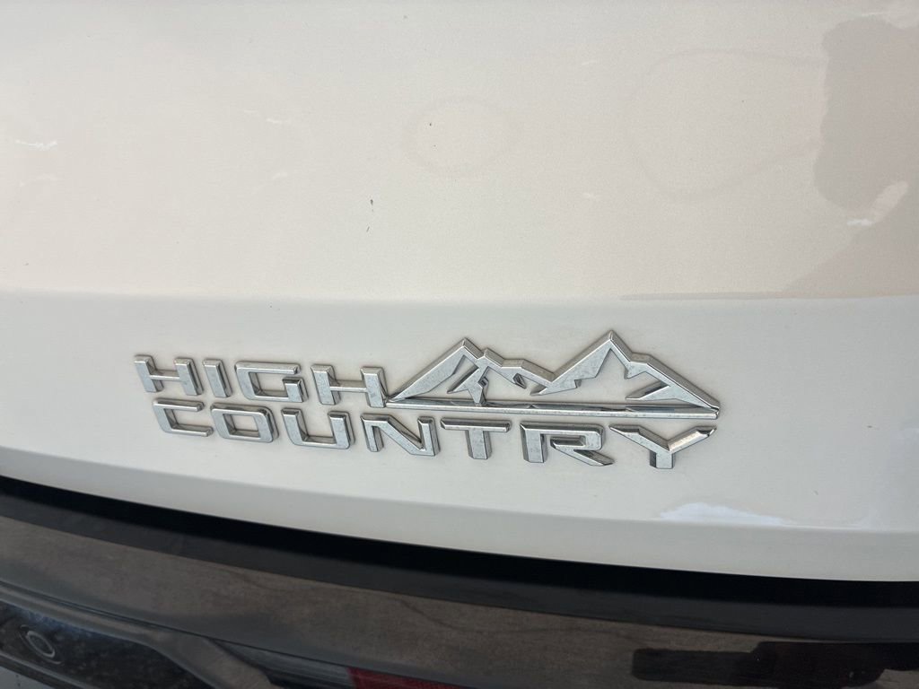 Used 2025 Chevrolet Traverse High Country image 32