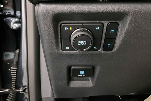 Used 2025 Ford Expedition Active image 42