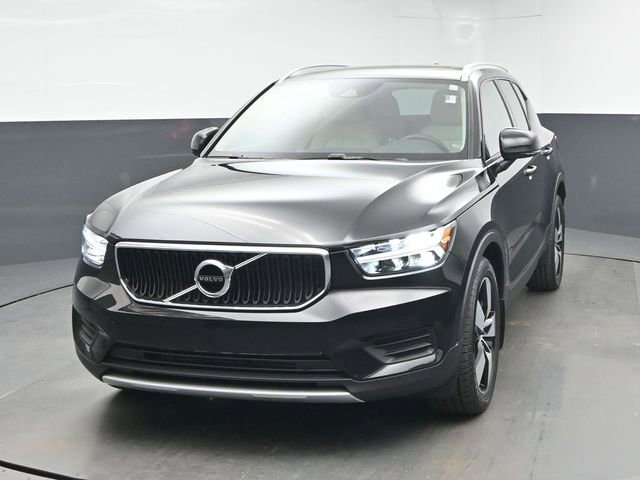 Used 2020 Volvo XC40 T5 Momentum w/ Protection Package Premier image 3