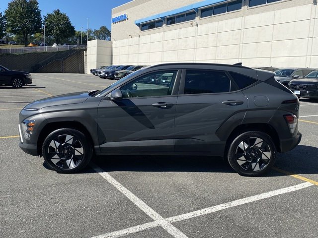 Used 2025 Hyundai Kona SEL image 4