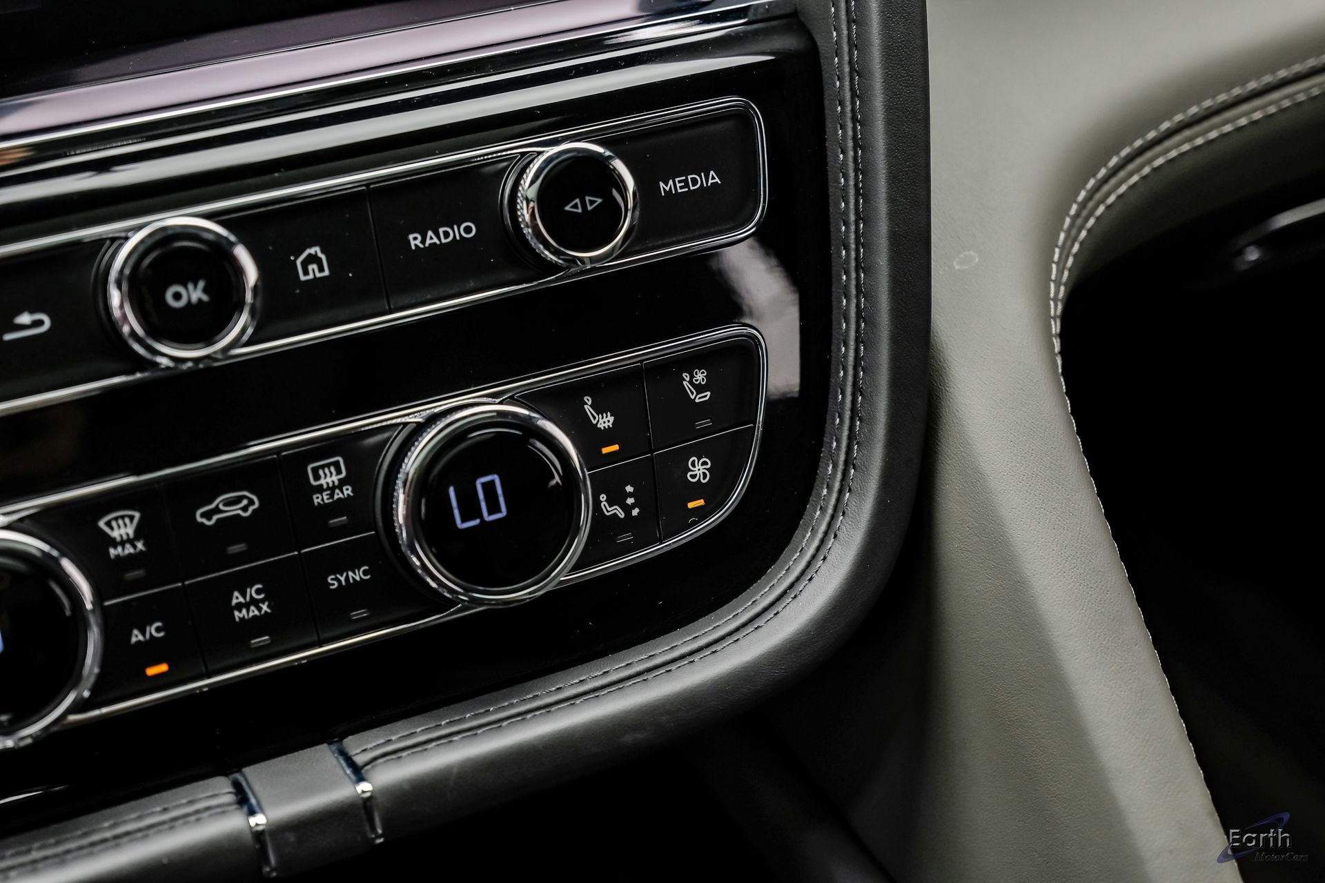Used 2022 Bentley Bentayga AWD/4WD image 71