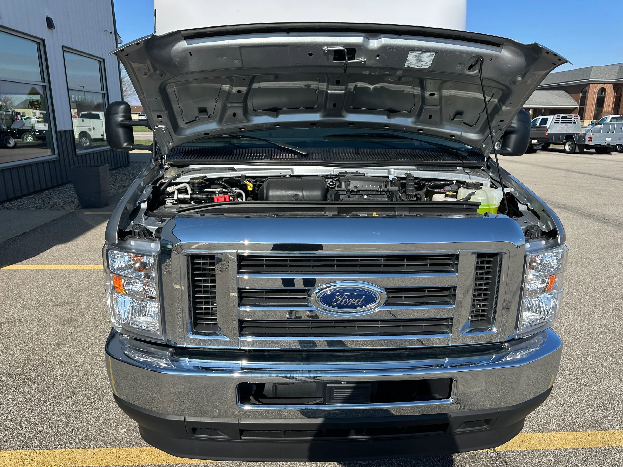 Used 2025 Ford E-450 and Econoline 450 Super Duty w/ Driver's Safety Package RWD image 34