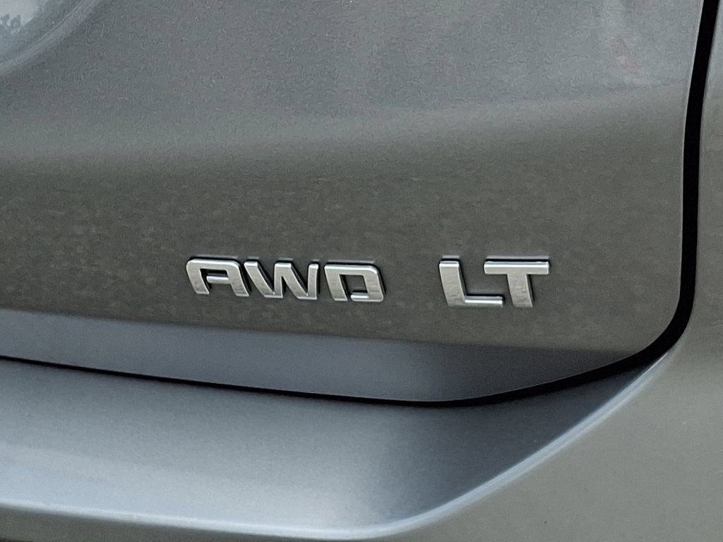 Used 2024 Chevrolet Equinox LT AWD/4WD image 32