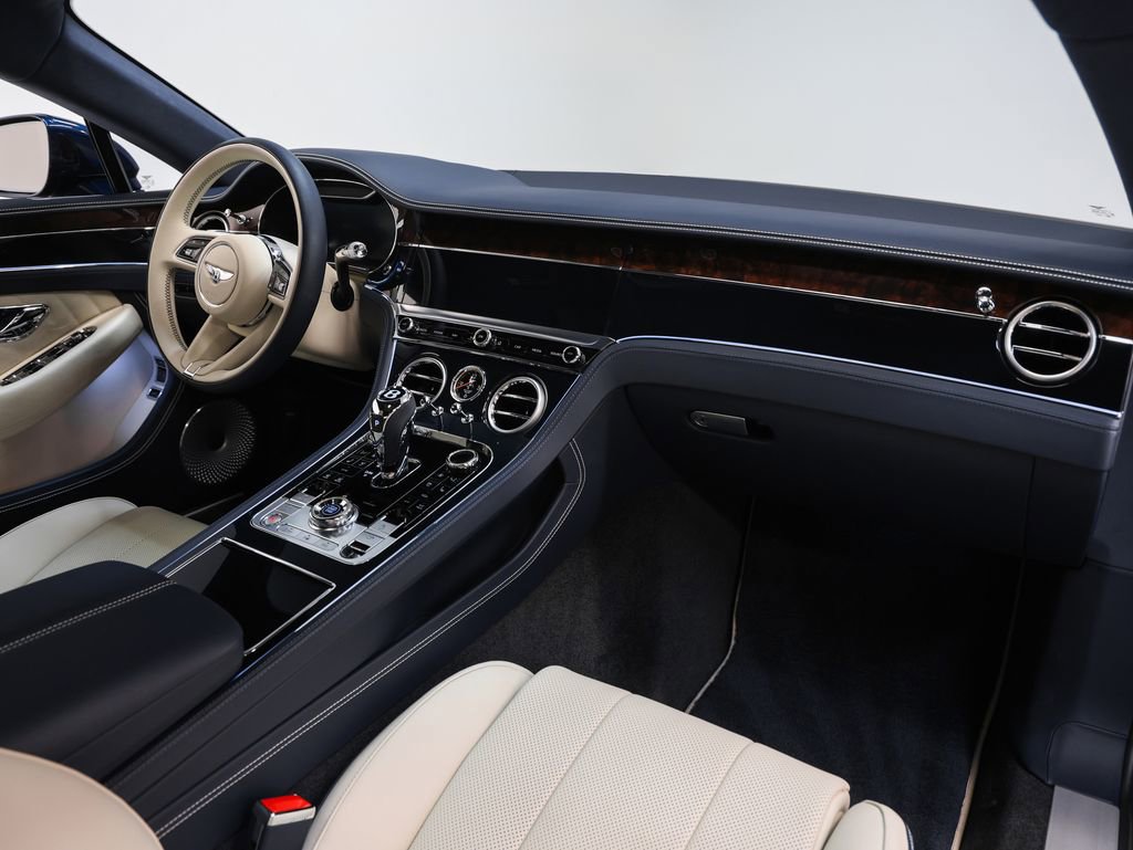 Used 2024 Bentley Continental GT image 25