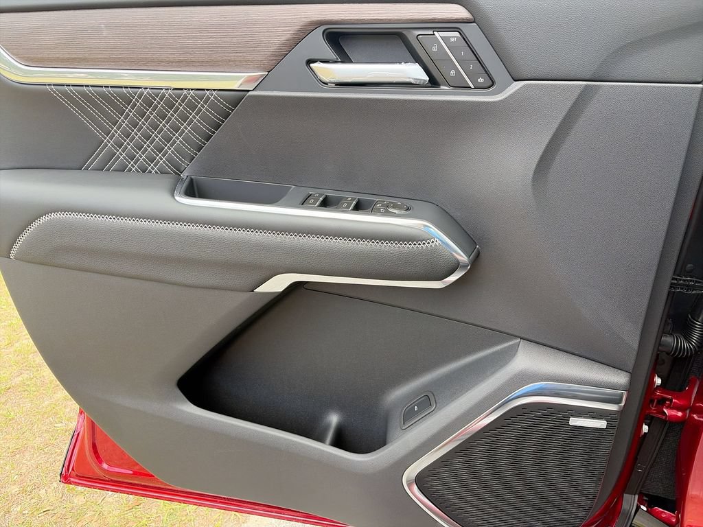 New 2026 GMC Acadia Denali FWD image 28