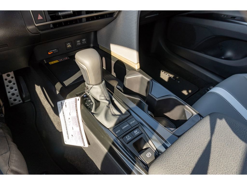 Used 2026 Toyota Camry SE FWD image 25