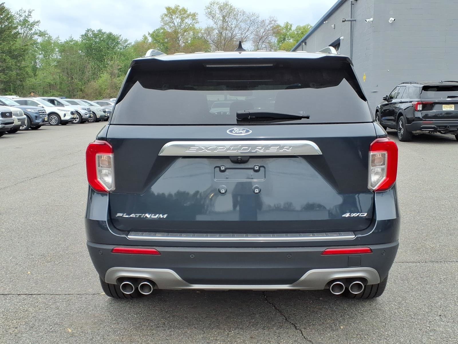 Used 2023 Ford Explorer Platinum w/ Equipment Group 601A AWD/4WD image 5
