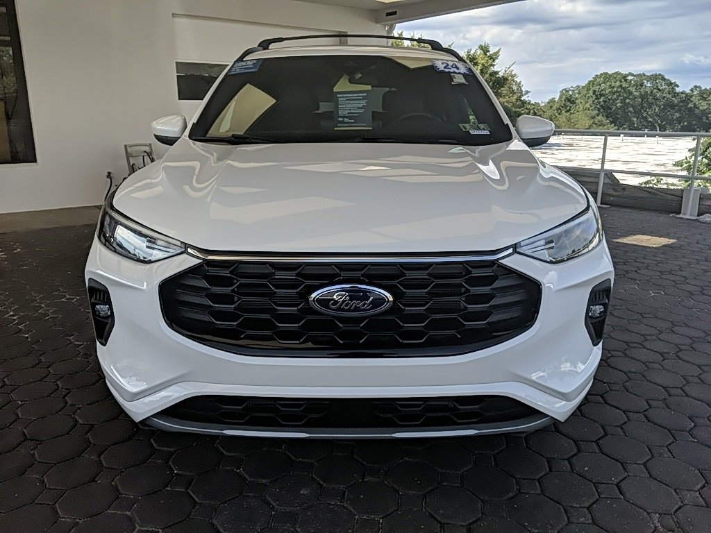 Certified 2024 Ford Escape ST-Line Select w/ Tech Pack #1 image 2