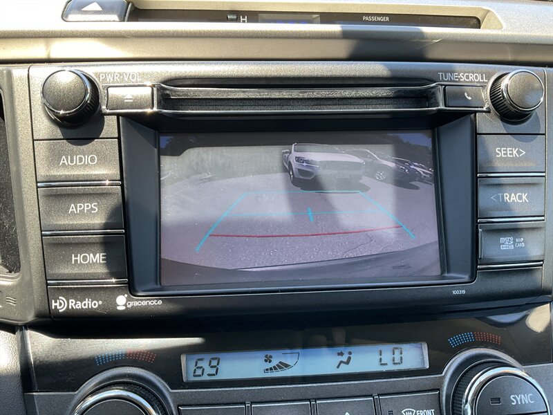 Used 2015 Toyota RAV4 Limited AWD/4WD image 21
