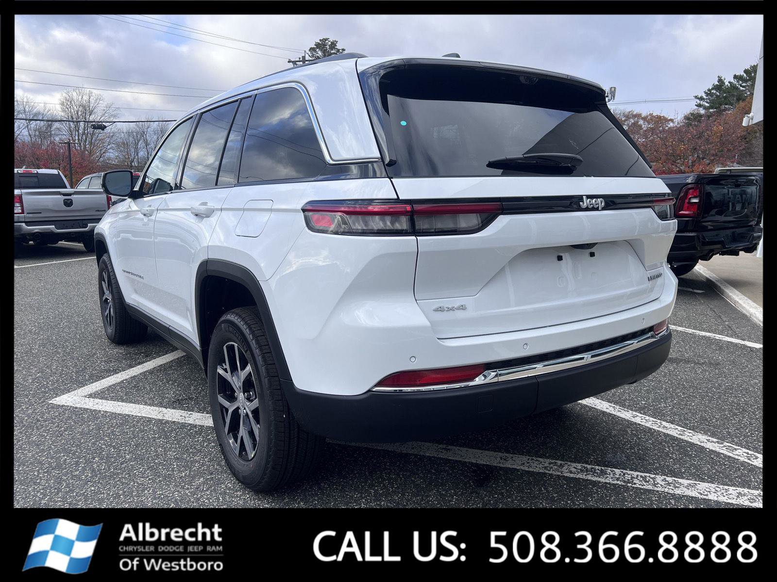 New 2025 Jeep Grand Cherokee Limited w/ Luxury Tech Group II image 3